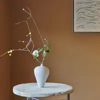 Camellia putih dan bunga lilin