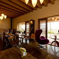 ロビーラウンジ