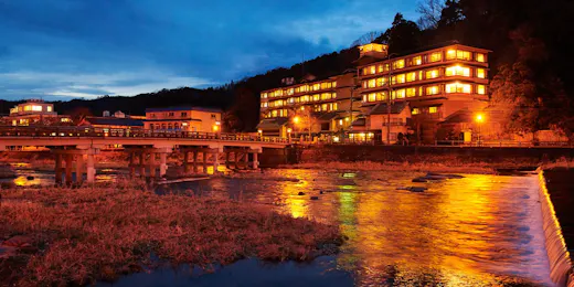 三朝薬師の湯 万翆楼