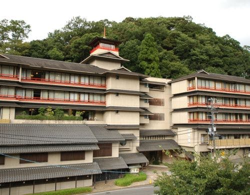 三朝薬師の湯万翆楼