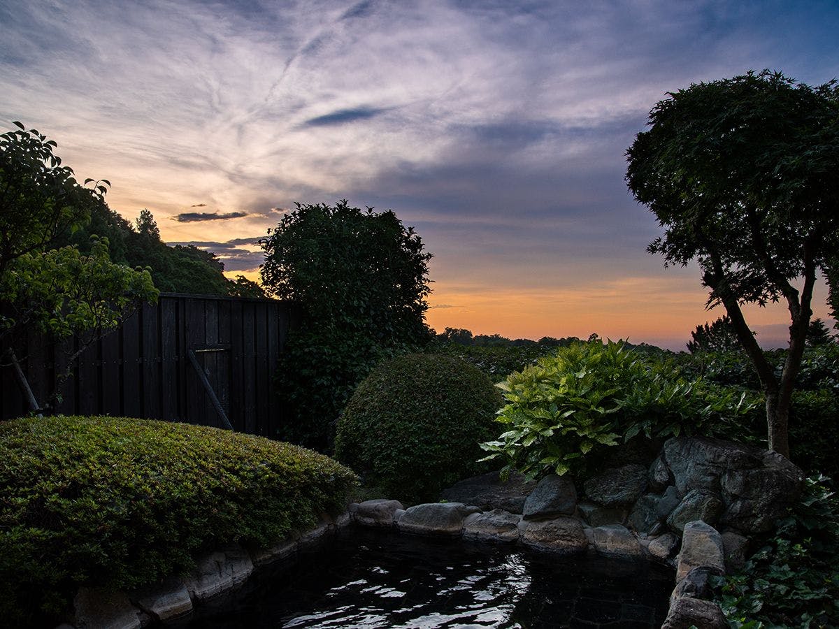 露天風呂付き一般客室　露天風呂一例