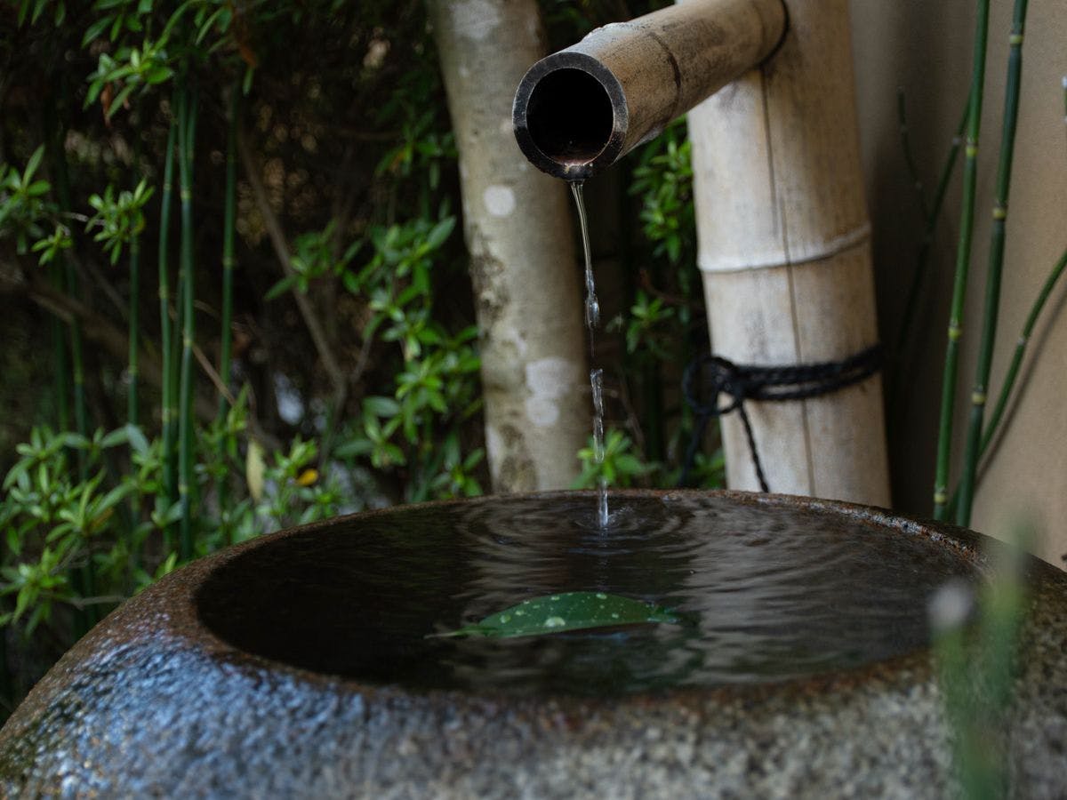 善積入口　蹲（つくばい）