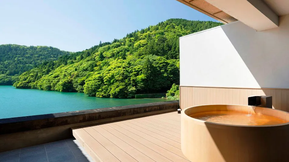 Unzen Onsen Gensen Kakenagashi & Oshidori no Ike wo Nozomu Bishoku no Yado Azumaen