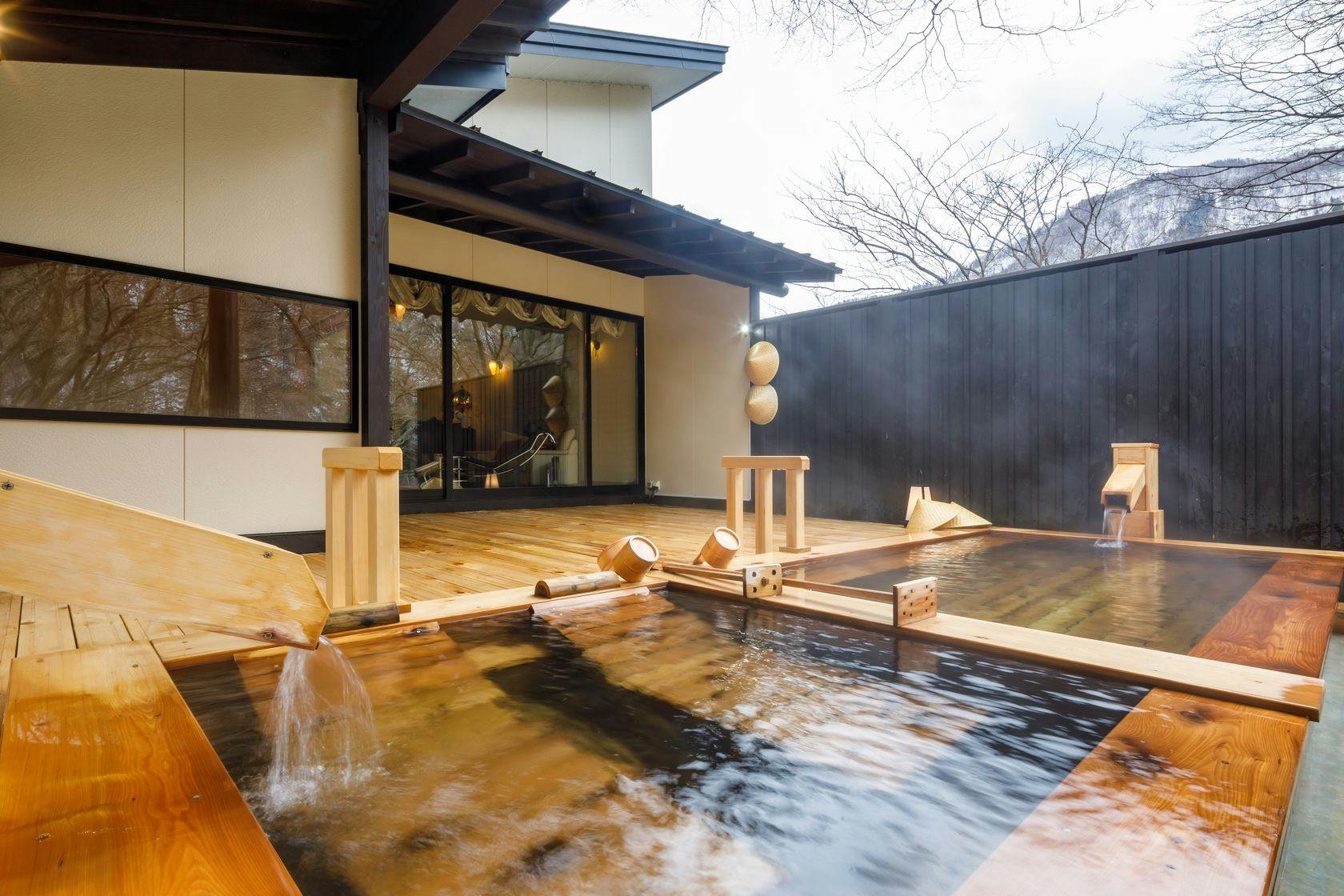 ห้องอาบน้ำกลางแจ้งส่วนตัว Kusabue ปรับปรุงใหม่ในปี 2023