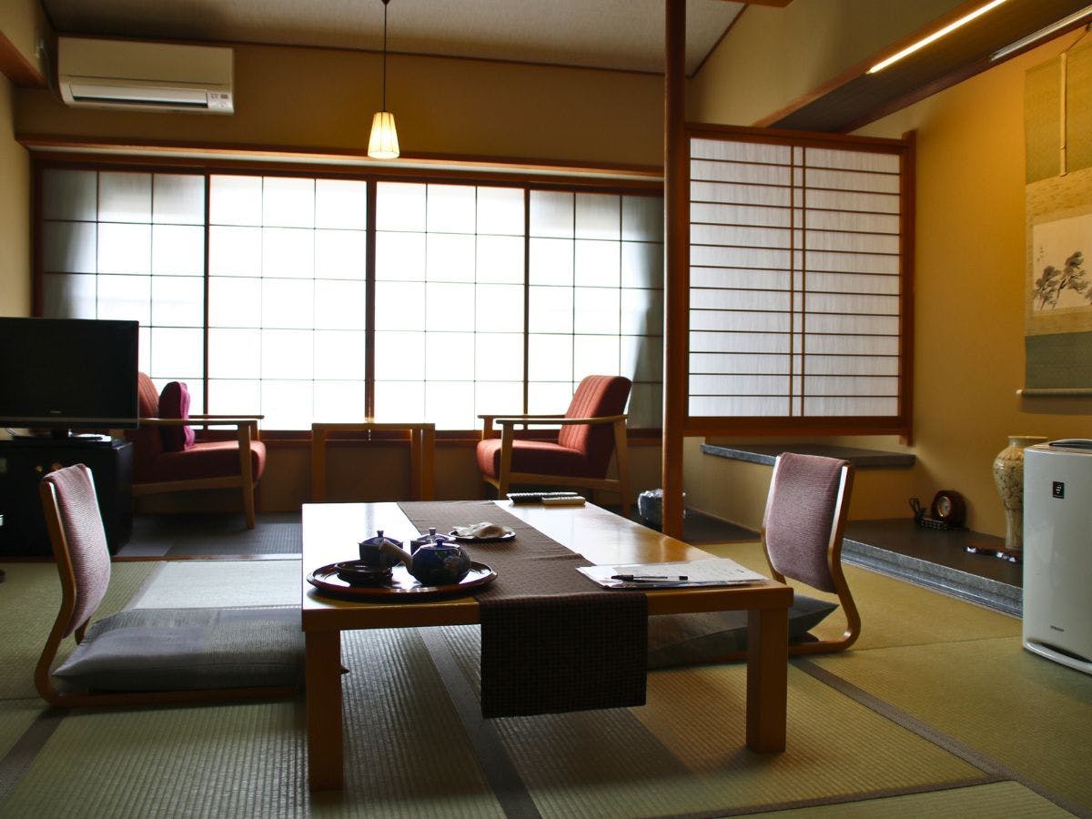 Kamar Standar Tatami 8 Tikar