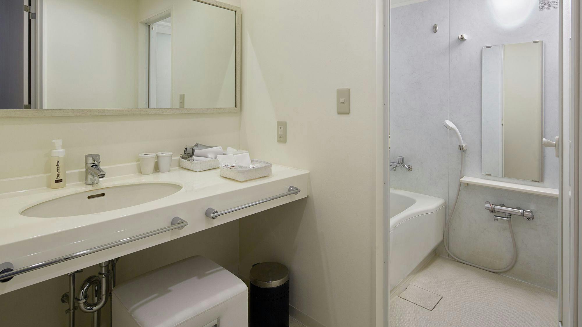 In-room bathroom at Mitsui Garden Hotel Prana Tokyo Bay