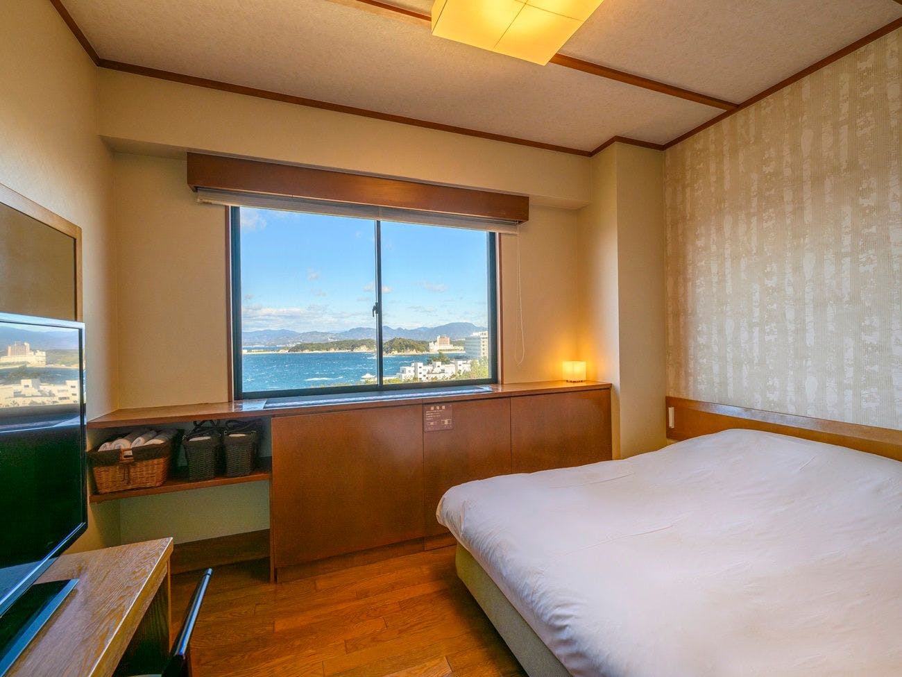 【Akatsuki no Sho / Western-style Double Room / View: Sea】