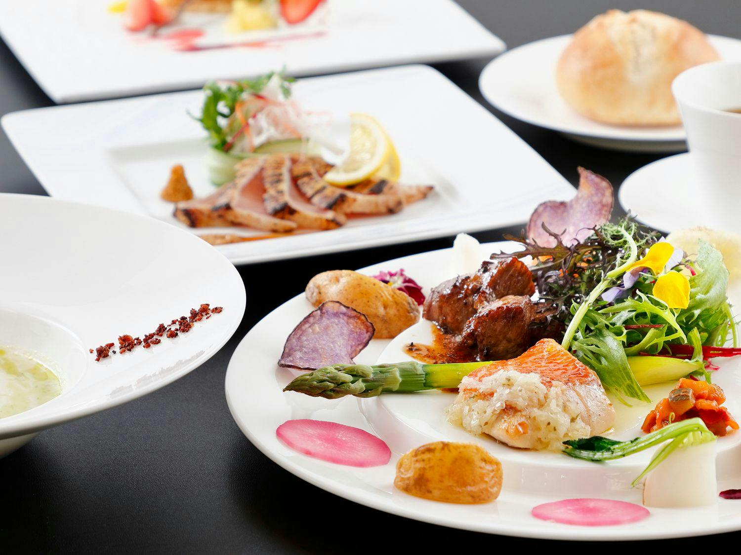 【5月～10月】1泊2食付きプラン　夕食：洋食コース料理
