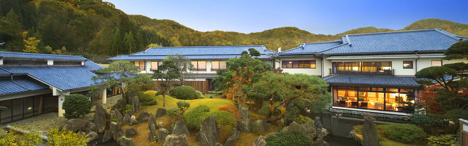 大地の彩 花月亭