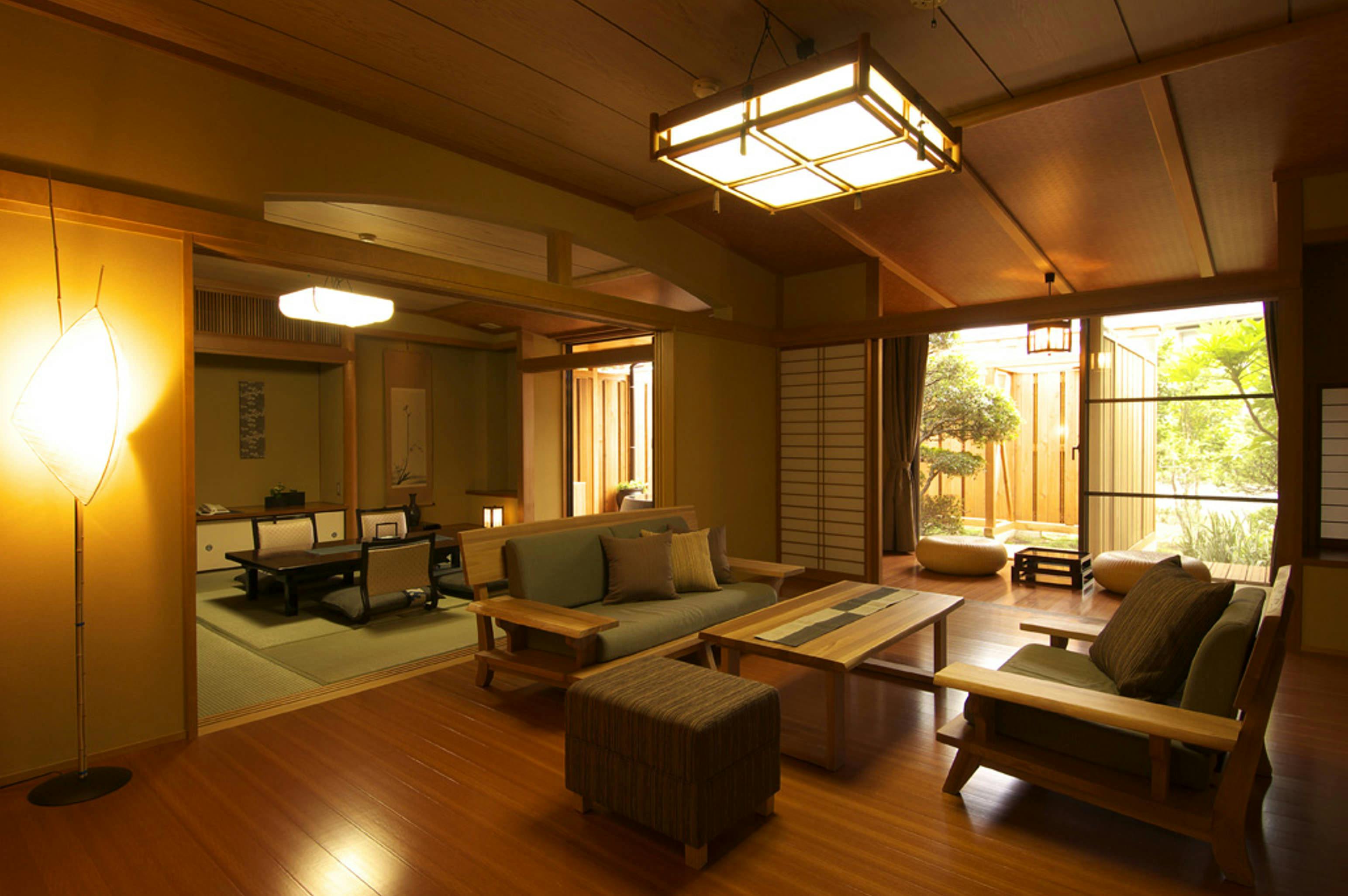 ห้องพักกว้างขวางพร้อมเสื่อทาทามิและห้องสไตล์ตะวันตกรวม 20 เสื่อ