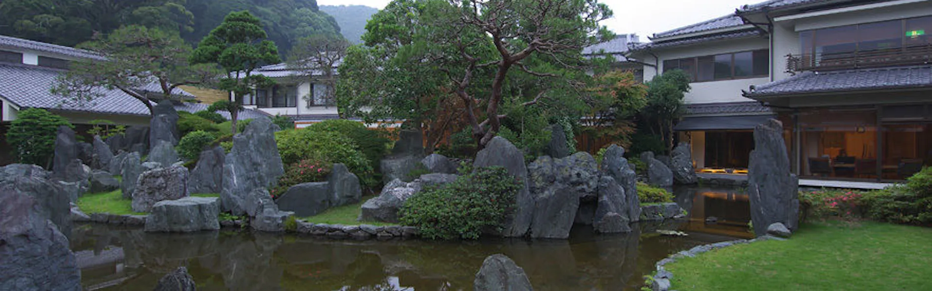 大地の彩 花月亭