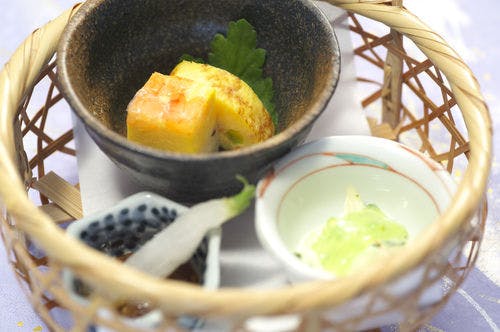 แต่ละจานถูกจัดเตรียมอย่างพิถีพิถัน