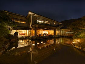 大地の彩 花月亭