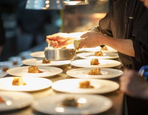 ウズラとオマール海老のクレピーヌ包み焼き