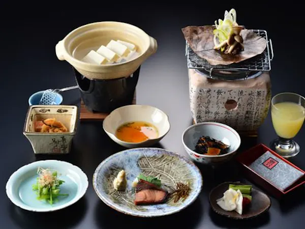 【1泊朝食|平日限定】信州の昔ながらの手作り懐石朝食で一日のスタートを|美ヶ原温泉でリフレッシュ