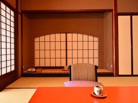 手打ち蕎麦と美味い酒　ジャズの流れる民芸の宿　旅館すぎもと