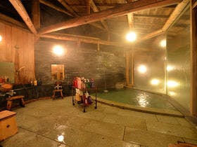 手打ち蕎麦と美味い酒　ジャズの流れる民芸の宿　旅館すぎもと