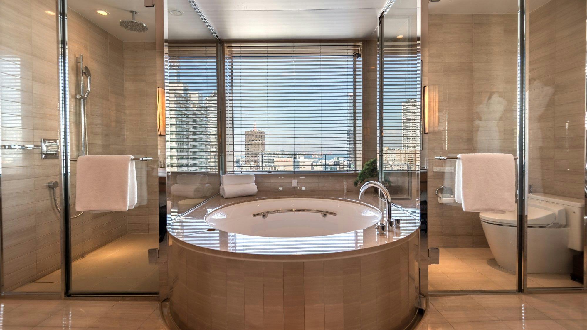 按摩浴缸（噴射浴缸）