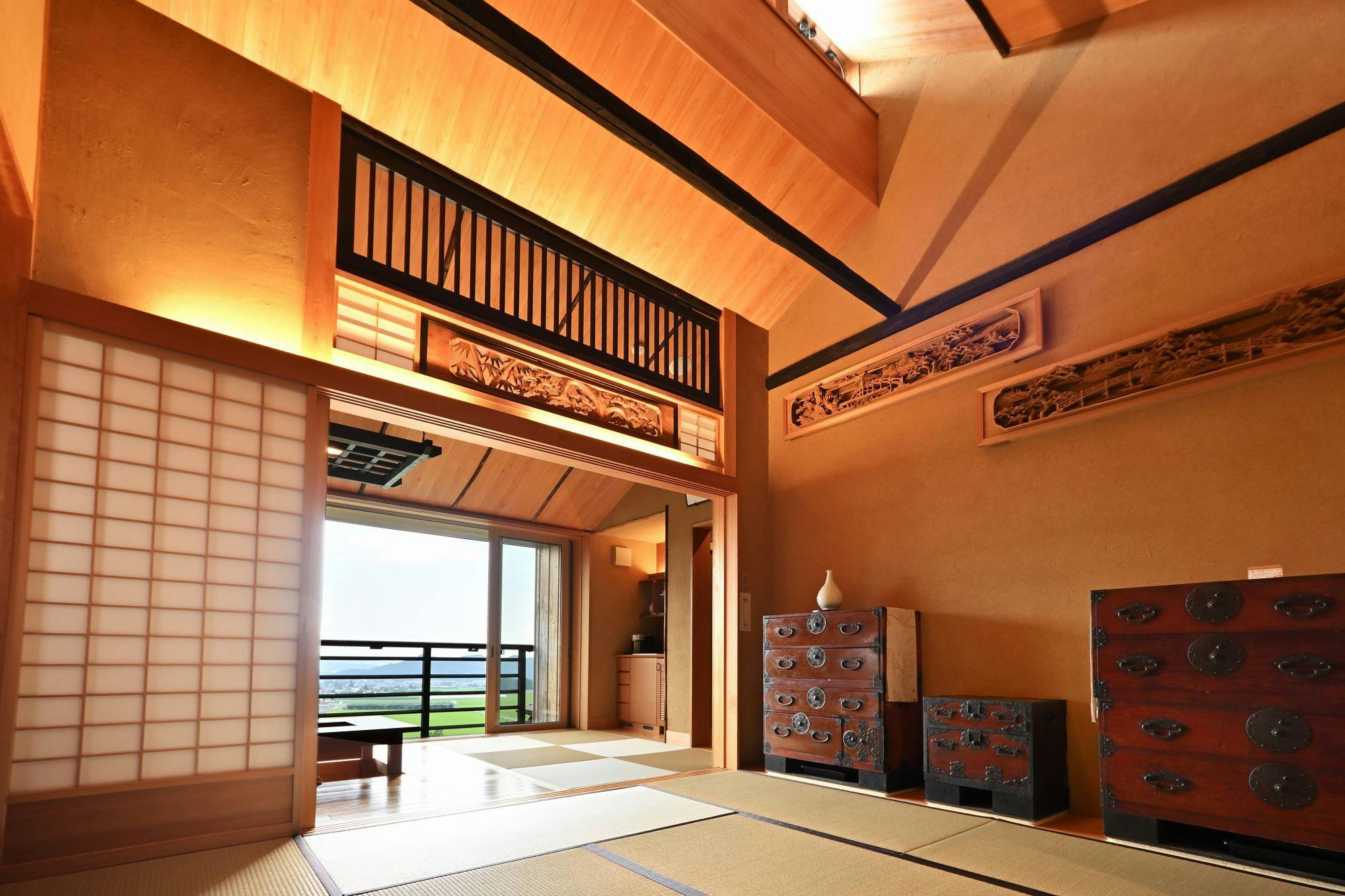 山あいに佇む静かなコテージ風のお部屋。