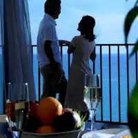 お部屋で海を眺めてのんびりと