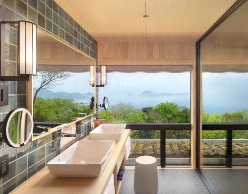 贅奏スイート　洗面スペース