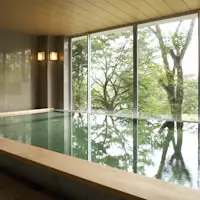 น้ำพุร้อนธรรมชาติขนาดใหญ่สำหรับแขกที่พักเท่านั้น