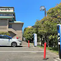 Pengisian daya biasa 200V. Berbayar dan prioritas Pemesanan.