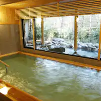 【Rumah Mandi Besar・Kolam Mandi Dalaman】