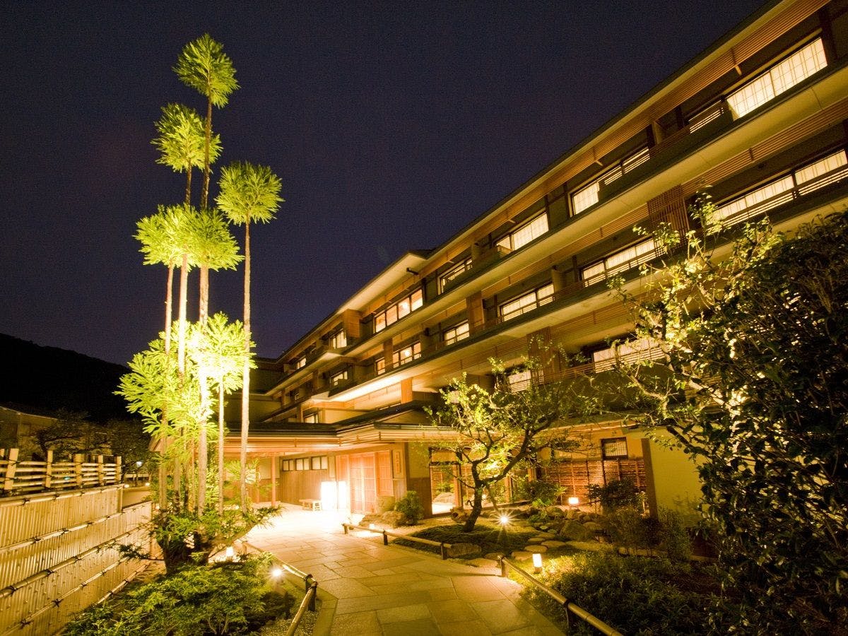 【Luaran】Imej pintu masuk pada waktu malam