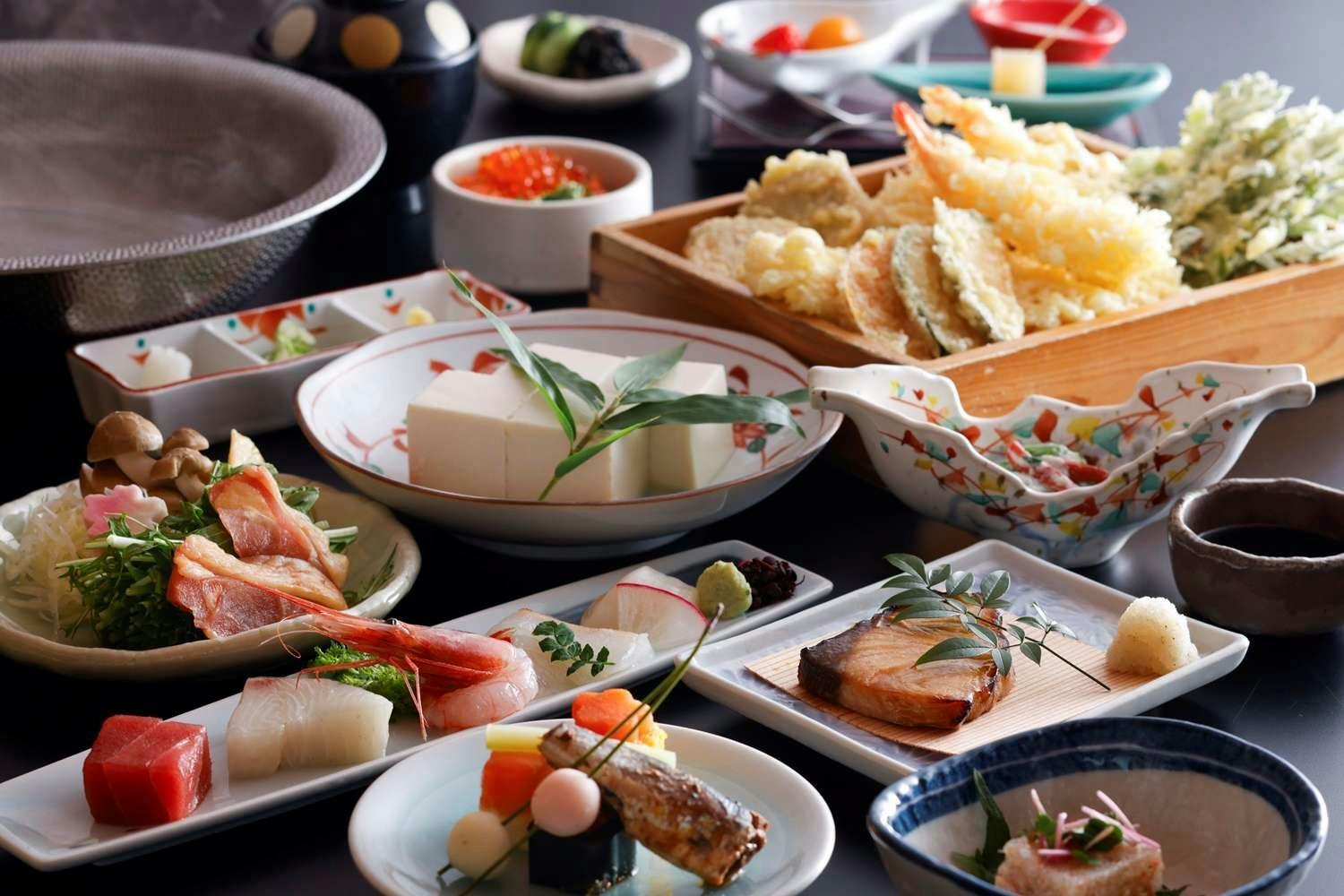 Makanan (Restoran / Tempat Makan)