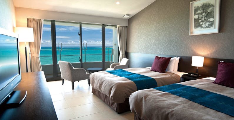 禁煙 オーシャンビューツイン 26平米 沖縄料理 地元スタッフ太鼓判 アグー豚の網焼き も満喫 シェアする卓盛 まーさんコースプラン ホテル浜比嘉島リゾート 一休 Com