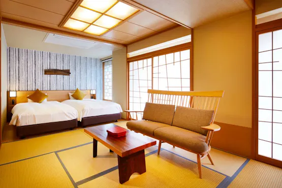 【本館・附帶臥湯】日式和洋室(誕生寺側)