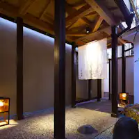 別邸へと続くエントランス