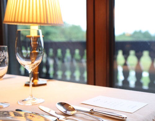 ダイニングサロン