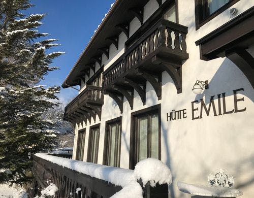 雪景色のヒュッテ・エミール