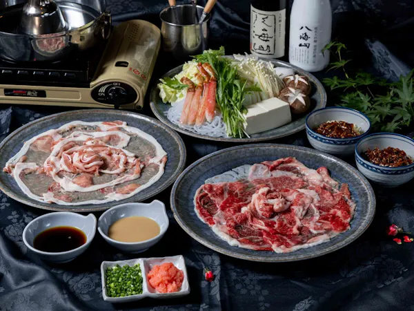 【しゃぶしゃぶ鍋コース】夕食は蟹・和牛・豚肉の3種のメインに〆はタンタンメン<1泊2食付き>