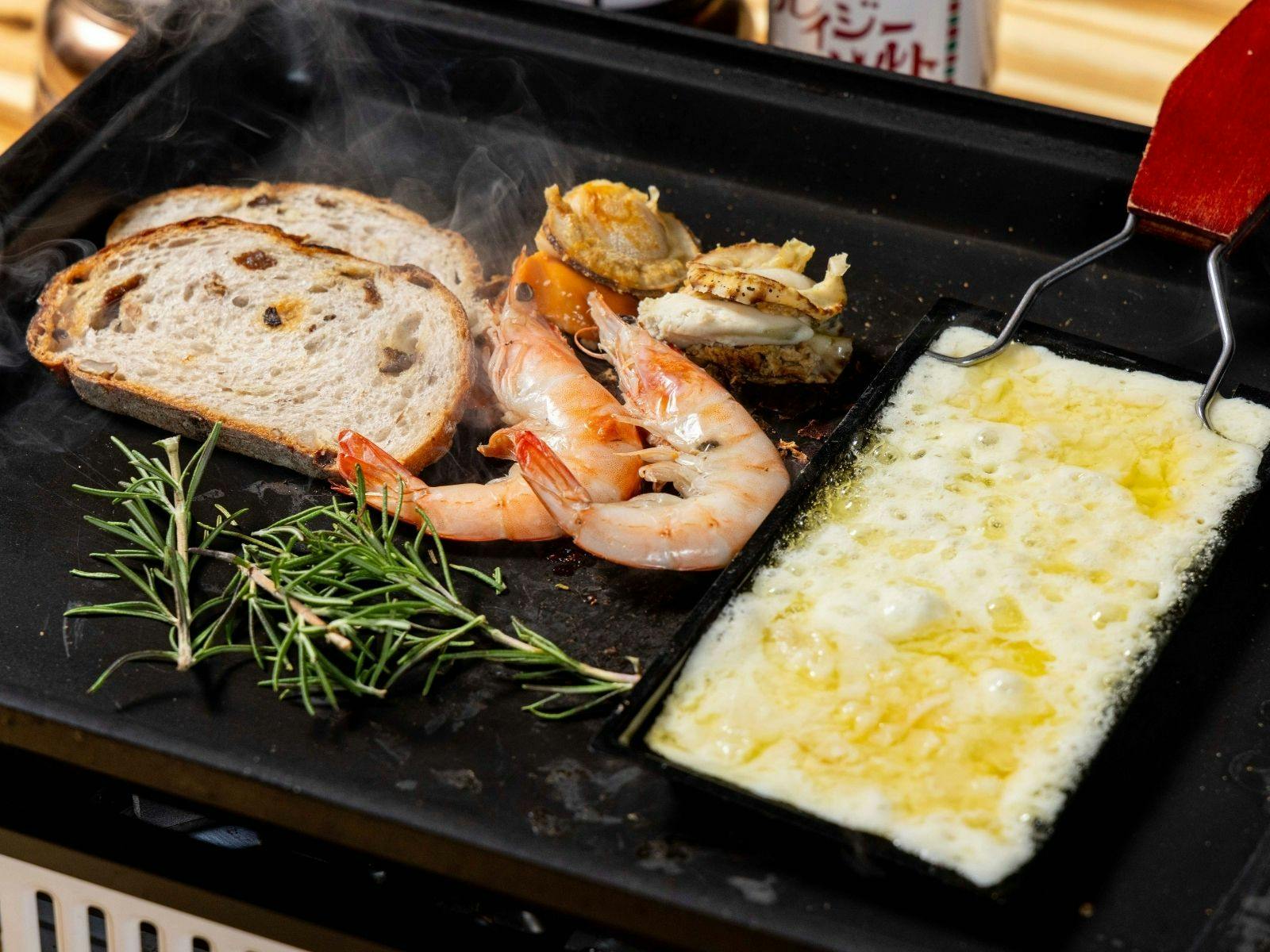 ３種のチーズ＆ワイン BBQ