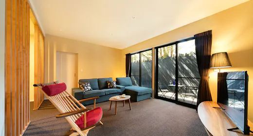 新館テラススイート 書斎付洋室