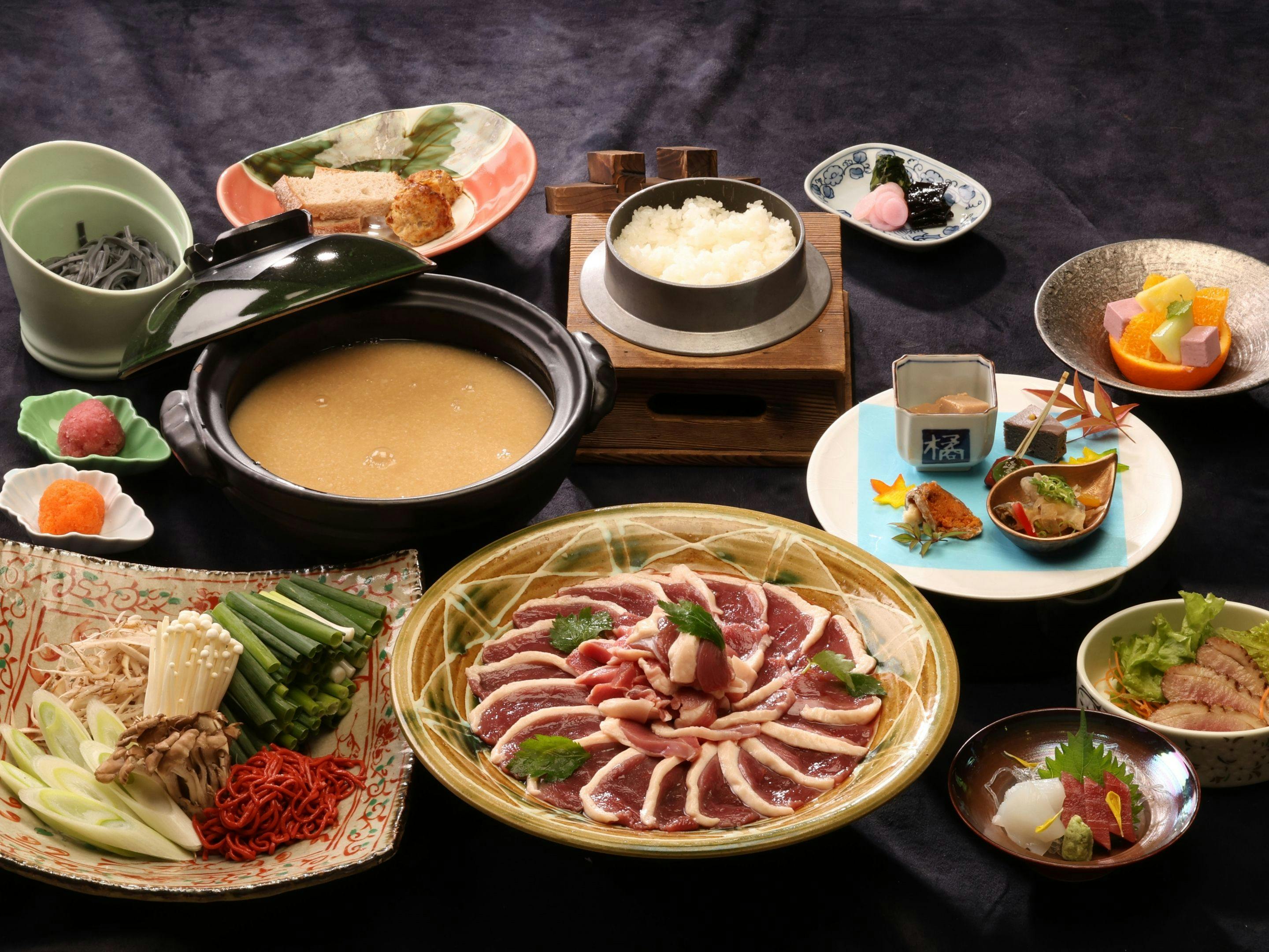 【冬季限定】国産ブランド近江鴨を酒粕鍋で贅沢に味わう｜当ホテル名物料理ー近江鴨の酒粕鍋会席ー
