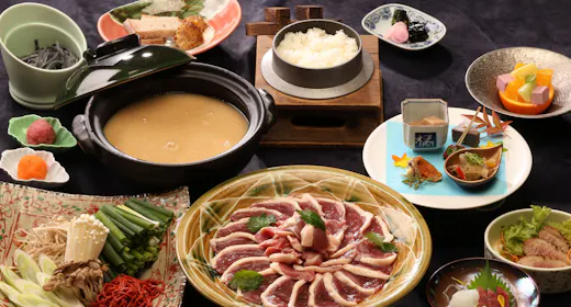 【冬季限定】国産ブランド近江鴨を酒粕鍋で贅沢に味わう|当ホテル名物料理ー近江鴨の酒粕鍋会席ー