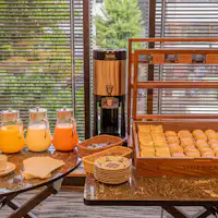 朝食 ミニビュッフェ 焼き立てパン