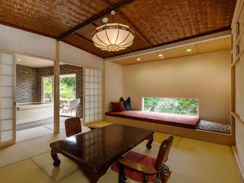 【蓬莱の間】本館8帖+広縁2帖+庭園露天風呂