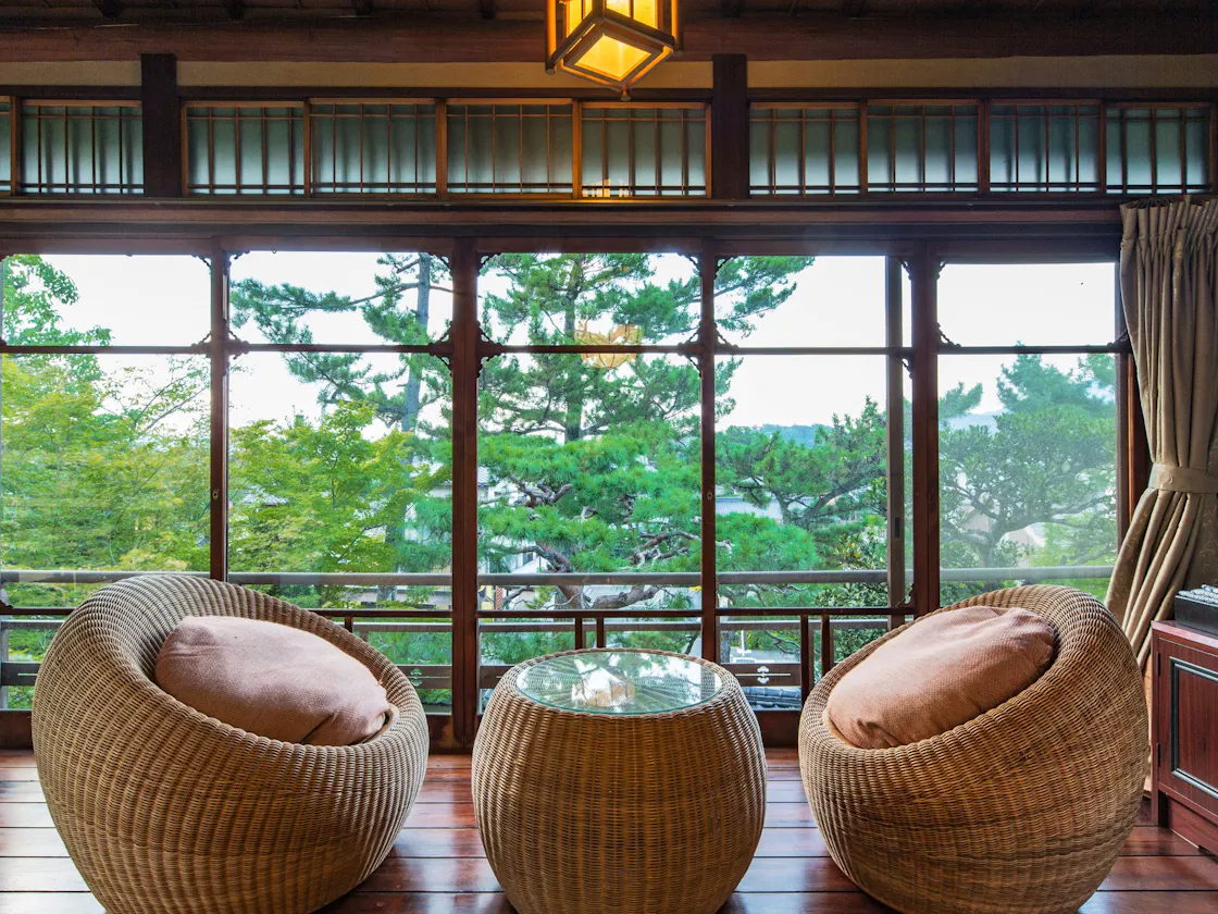 【松】本館10帖+6帖+庭園露天風呂+庭テラス