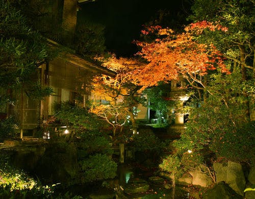 本館10帖+6帖+広縁6帖+庭園露天風呂