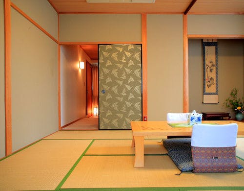 別館8帖+広縁2帖+ユニットバス