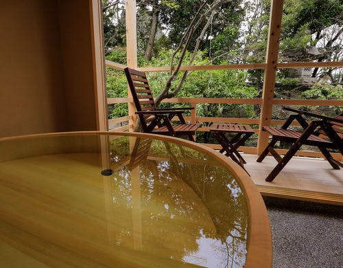 【浮舟】本館8帖+庭園露天風呂+庭テラス