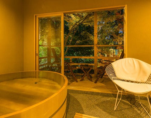 【浮舟】本館8帖+庭園露天風呂+庭テラス
