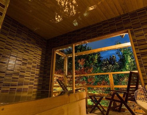 【蓬莱の間】本館8帖+広縁2帖+庭園露天風呂