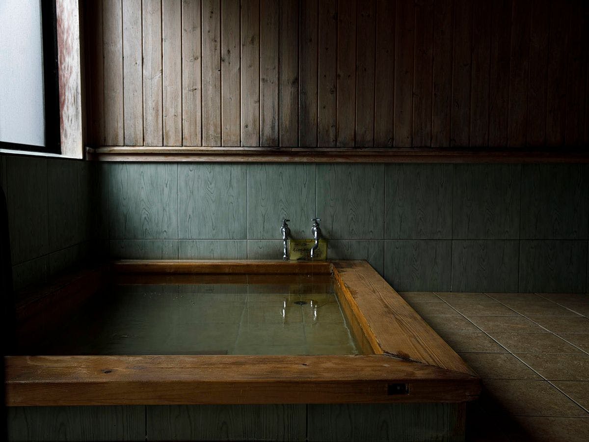 Contoh pemandian air panas