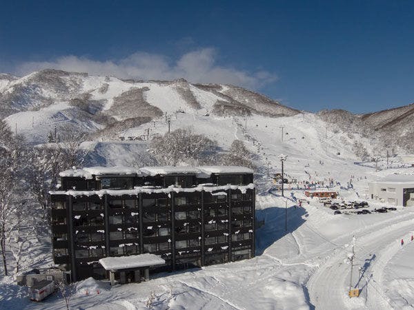 滑雪場步行0分鐘！